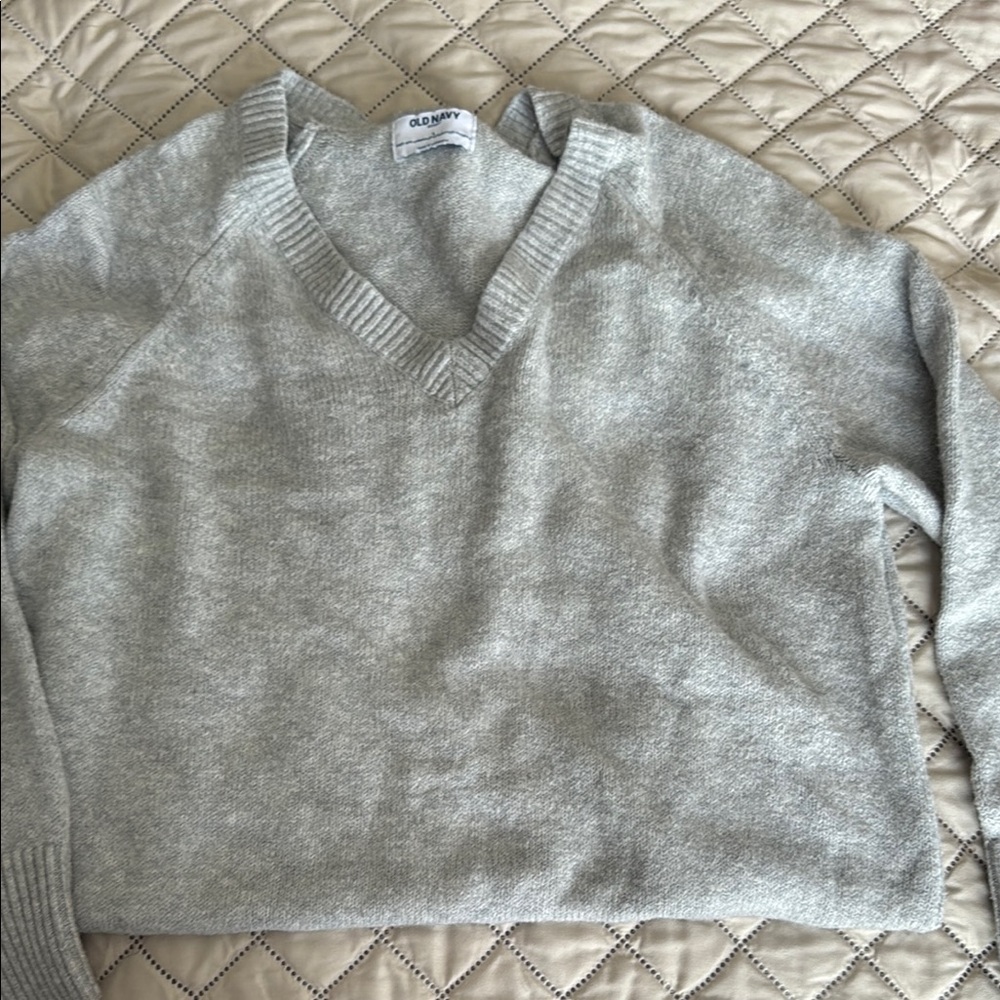 Old Navy Gray V-Neck Sweater
